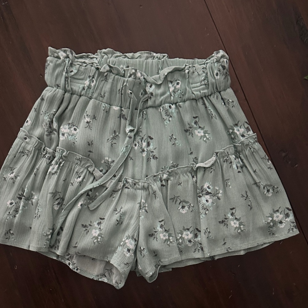 Altar’d State XS Floral Green Women's Skorts